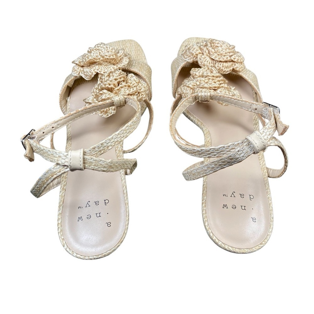 A New Day Esme Floral Crochet Knit Kitten Heels Size 9​​​​ - Picture 4 of 7